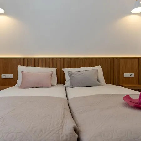 Epsilon - 100m From The Beach, By Zantewize * Циливи