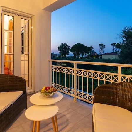 Epsilon - 100m From The Beach, By Zantewize Apartamento