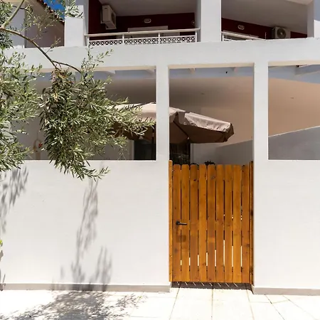 Epsilon - 100m From The Beach, By Zantewize *