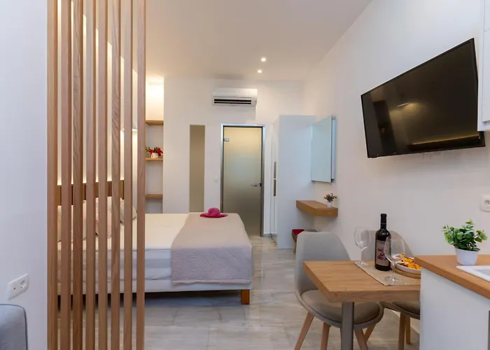 Epsilon - 100m From The Beach, By Zantewize Апартаменты *