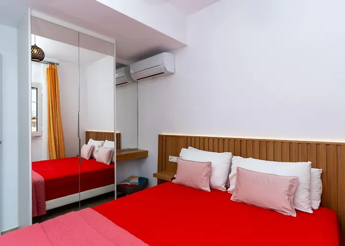 Epsilon - 100m From The Beach, By Zantewize