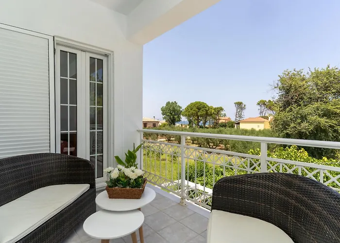 Epsilon - 100m From The Beach, By Zantewize Апартаменты *