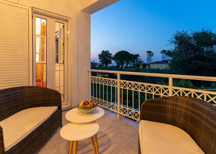 Epsilon - 100m From The Beach, By Zantewize Апартаменты