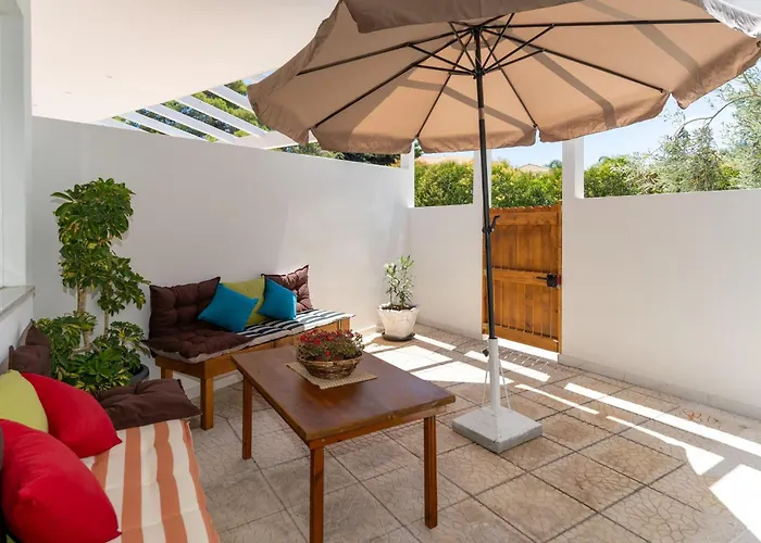 Epsilon - 100m From The Beach, By Zantewize Апартаменты