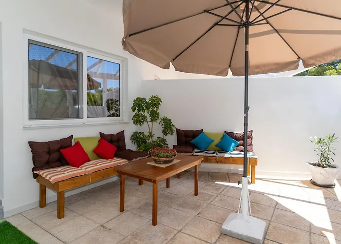 Epsilon - 100m From The Beach, By Zantewize Циливи