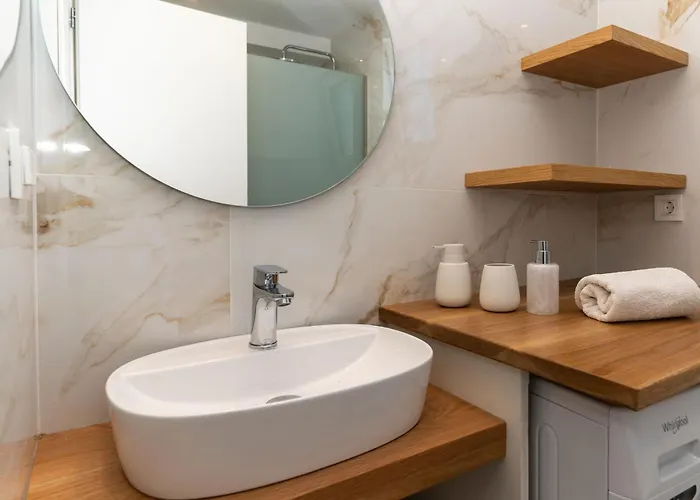 Epsilon - 100m From The Beach, By Zantewize Циливи